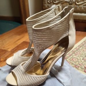 J Lo tan heels 8.5
